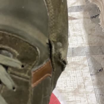 Kısa Sürede Açılan Ve Yırtılan Spor Ayakkabı İçin Değişim Talebi