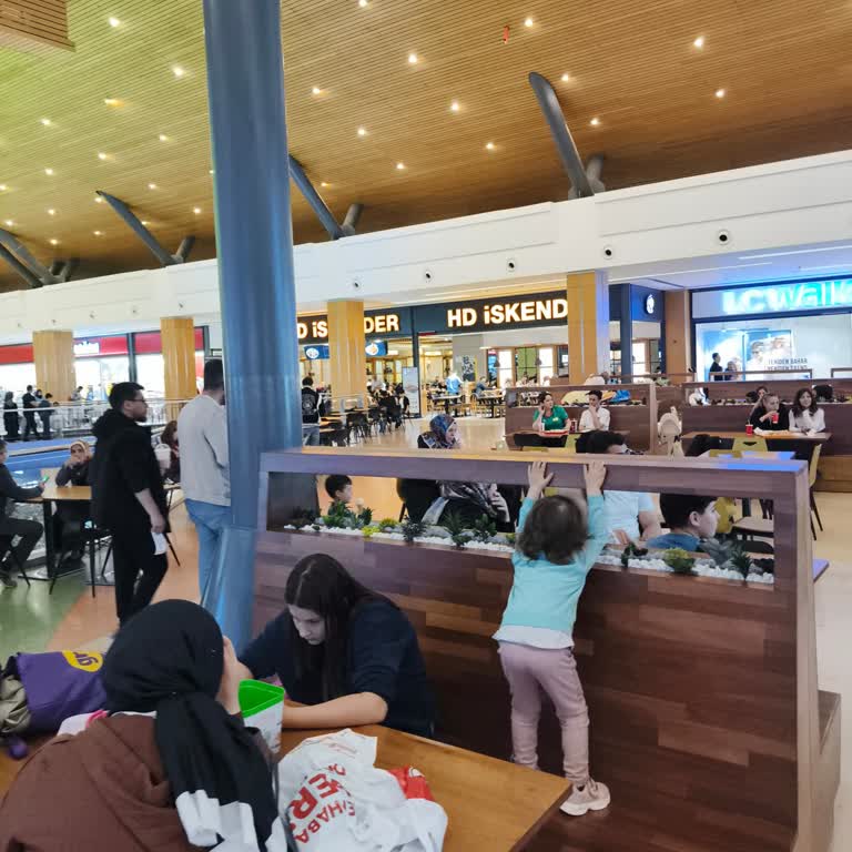 Forum Ankara HD İskender Şubesinde Kaba Personel Ve Uzun Bekleme Süreci