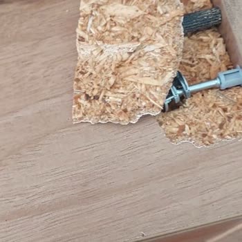 Soylu AVM Güneşli Şubesinde Teşhir Ürünü Olarak Alınan Yatak Odası Takımının Hasarlı Değişim Talebi