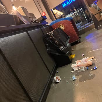 Kahve Dünyası Maltepe Şubesinde Hijyen İhmali Ve Personel Duyarsızlığı