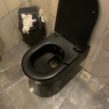 Wagoon Hookah Lounge Tuvaletlerin Hijyen Ve Bakım Anlamında Çok Kötü Bir Görüntüsü Olması