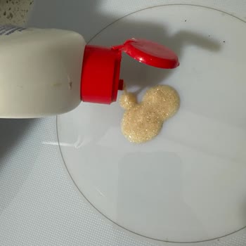 Cam Seramik Temizleyicide Kahverengi Sıvı Ve Parçacıklar: Ayıplı Ürün Değişim Talebi