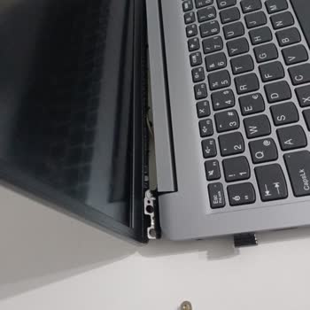 Lenovo Ideapad Hinge Kırılması Garanti Kapsamında Ücretsiz Onarım Talebi