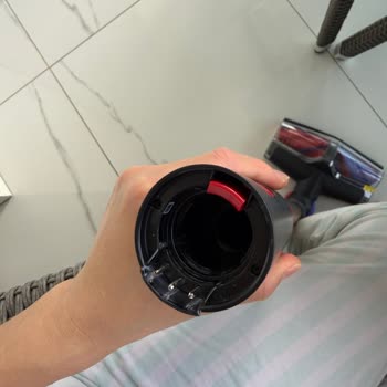 Dyson V16 Süpürgenin Kırık Haznesi İçin Yedek Parça Bulunamaması