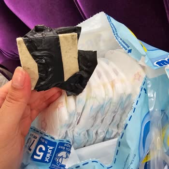 Molfix Bebek Bezinde Kara Bant Ve Talaş Parçası: Sağlık Riski Ve Kullanılamaz Ürün