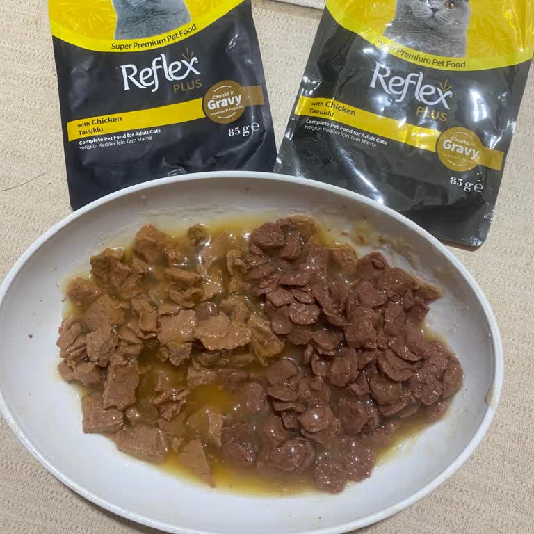 Aynı Ambalajda Reflex Yaş Mama İçerik Ve Görünüş Farklılığı Açıklama Bekliyor