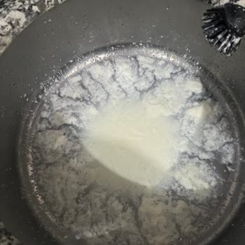 Tarihi Gelecek Olan Süt Bozulmuş Ücret İadesi Ve Kalite Kontrolü Talebi