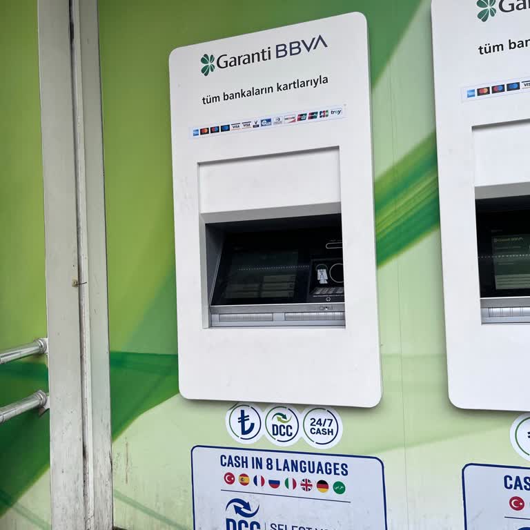 Garanti ATM’sinde 9.400 TL Para Sıkıştı, Geri Alınamıyor