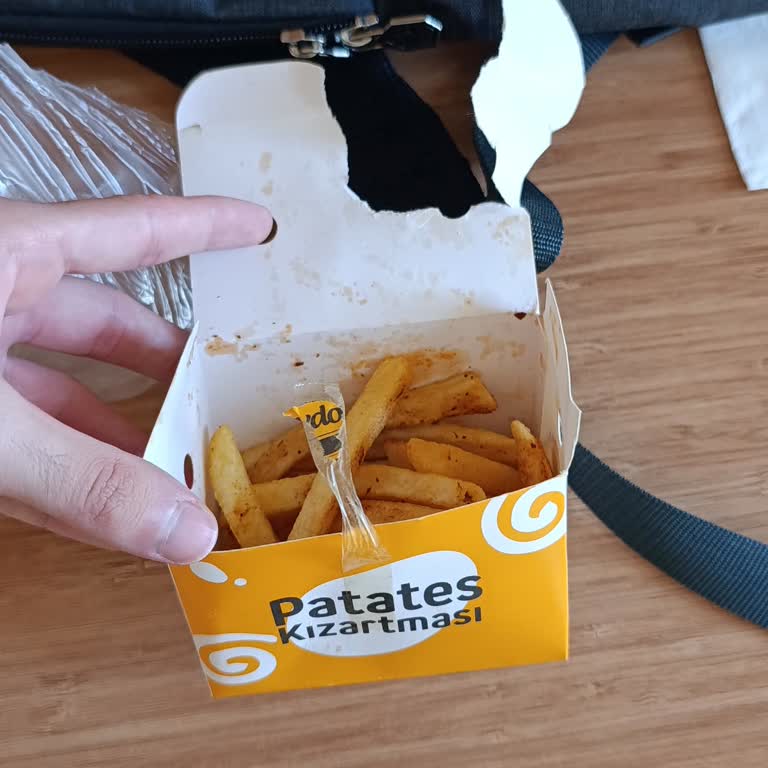 Patates Kızartması Neredeyse Yok, Restoran Yetersiz İade Yaptı