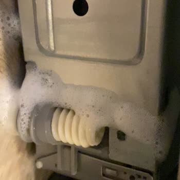Arçelik Bulaşık Makinesinin Sürekli Su Sızıntısı Ve Servis Tarafından Tüketici Hatası İddiası