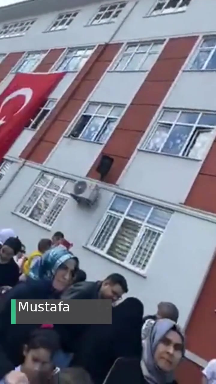 Vahit Sura Tanrıverdi İlkokulu Bütün Ailelere Saygısızlık videonun kapak resmi