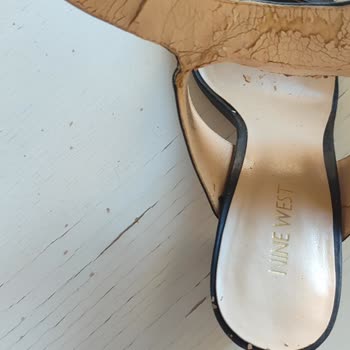Nine West İç Deri Kalitesizliği Ve Kısa Ömürlü Ürün Şikayeti