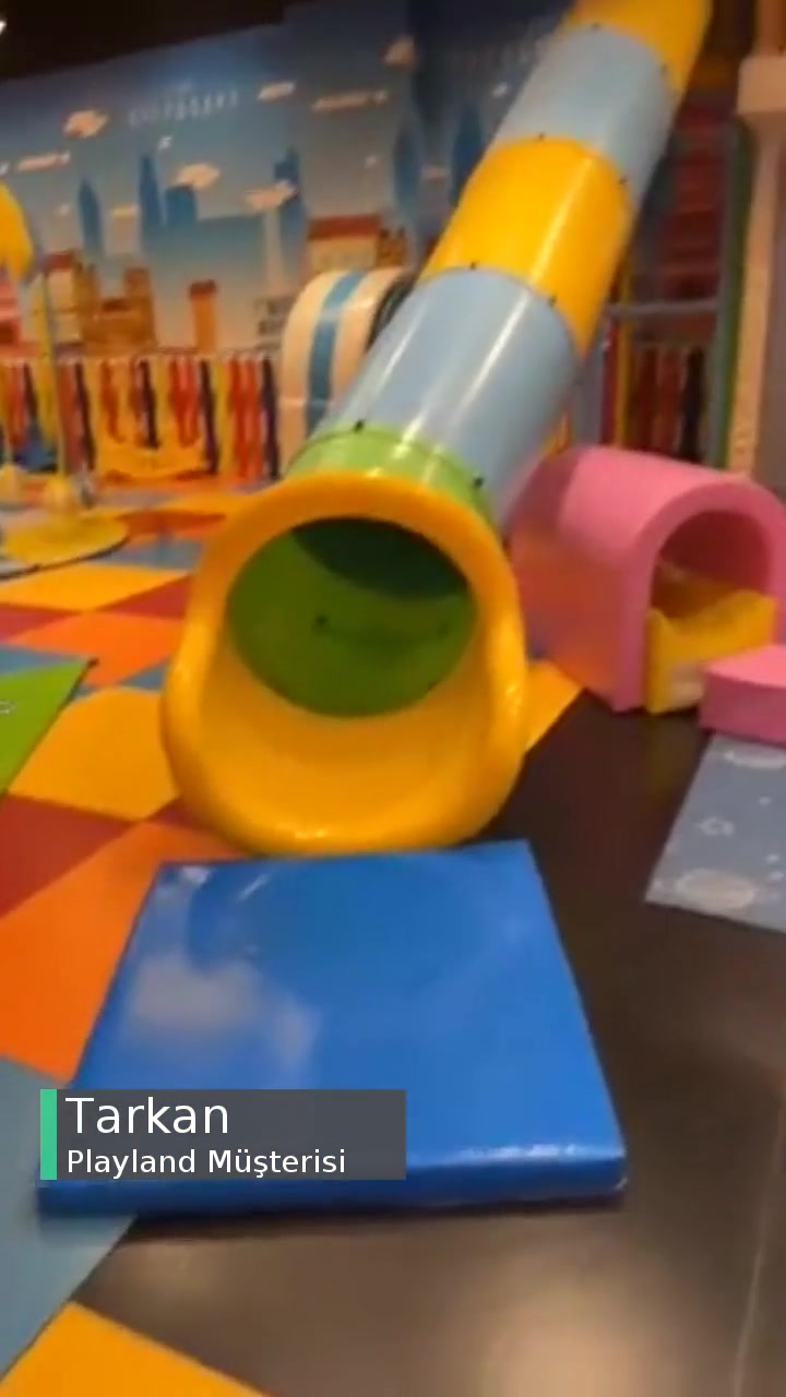 Playland Çocuğum Yaralandı Büyük Olan Kaydırak Çok Hızlı videonun kapak resmi