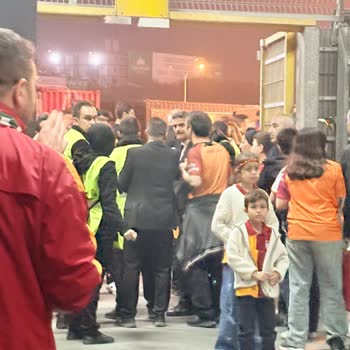 Galatasaray Spor Kulübü Şampiyonluk Kutlamasında Güvenlik Personelinin Tehditkar Davranışları
