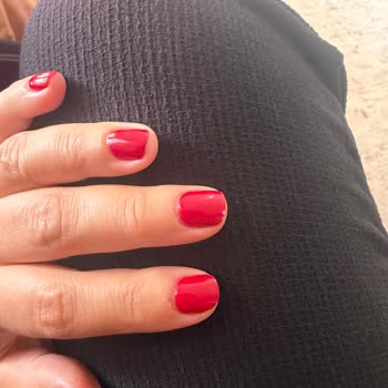 Kalıcı Oje 3 Günde Soyuldu Ve Salon Çözüm Sunmuyor