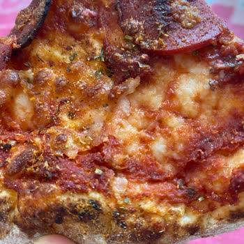 Terra Pizza’dan Gelen Salçalı Ekmek Gibi Pizza Kalitesiz, Tam İade Talebi