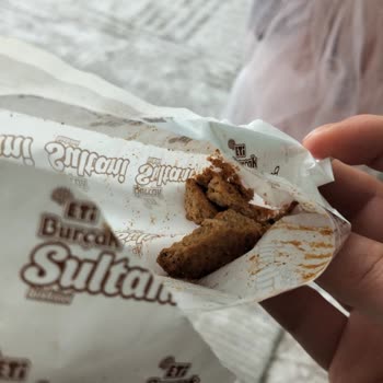 Bisküvi İçinde Taş Bulunması Şikayeti