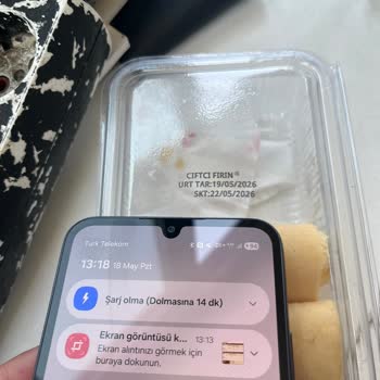 Çiftçi Fırın Yarın Üretim Tarihli Çilekli Rol Pasta Satın Alındı, Bozuk Ve Ekşi
