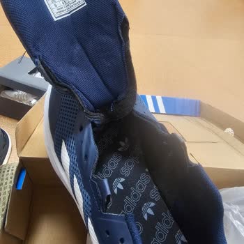 Defolu Adidas Ayakkabı Ve İlgisiz Müşteri Hizmetleri