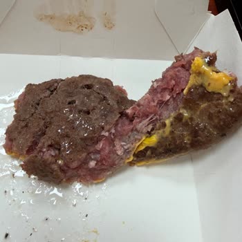 McDonald's Şubesinde Çiğ Köfte İçeren Quarter Pounder Gıda Güvenliği İhlali