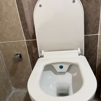 Kale İdea Klozet Kapakları Kısa Sürede Kırıldı, Ücretsiz Değişim İstiyorum