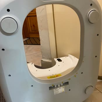 Xenon Smart Otomatik Kedi Tuvaleti İdrar Sızdırıyor, Müşteri Desteği Cevapsız