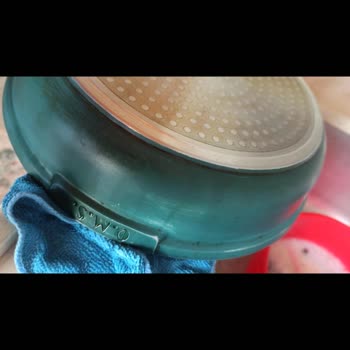 Garanti Verilen Tava Boyası Kısa Sürede Akar, Bayi Yardım Etmiyor