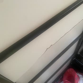 Garanti Kapsamındaki Kırık Baza Ve Yırtık Yatak İçin Servis Yönlendirilmedi