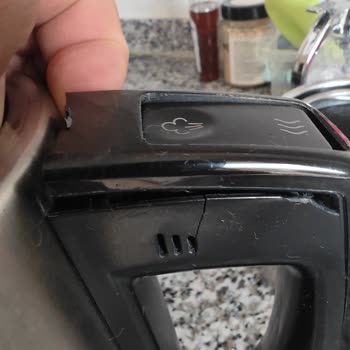 Tefal Çay Makinesi Kulpları Kırıldı, Yedek Parça Bulunamıyor Ve Geri Dönüş Yok