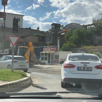 Kahramanmaraş’ta Yol Çalışmaları Plansız Ve Çamurlu, Trafik Felç Oldu