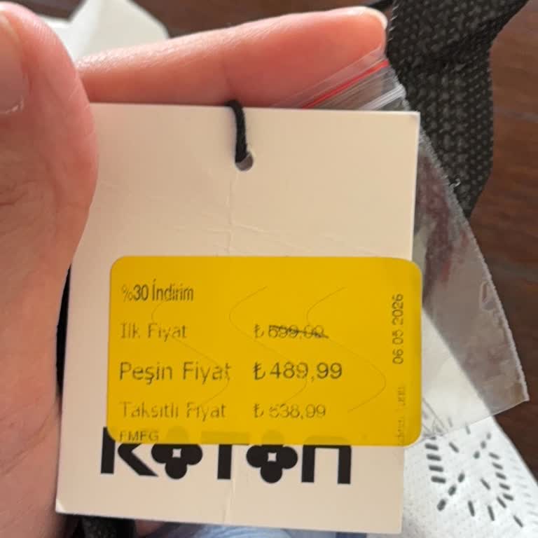 Koton Mağazasında Etiket Fiyatı Kasadaki 1.500 TL Fiyatla Çelişiyor