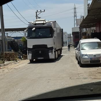 Fresh Narenciye Paketleme Tesisi Ve Geri Dönüşümcüler Nedeniyle 5950 Ve 5951 Sokaklarda Yol Kapalı