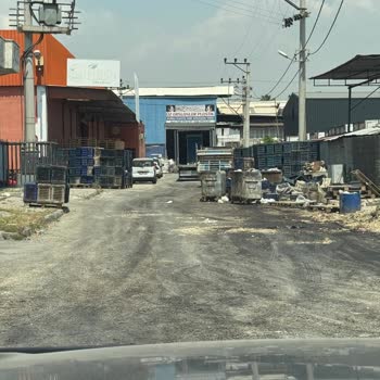 Fresh Narenciye Paketleme Tesisi Ve Geri Dönüşümcüler Nedeniyle 5950 Ve 5951 Sokaklarda Yol Kapalı