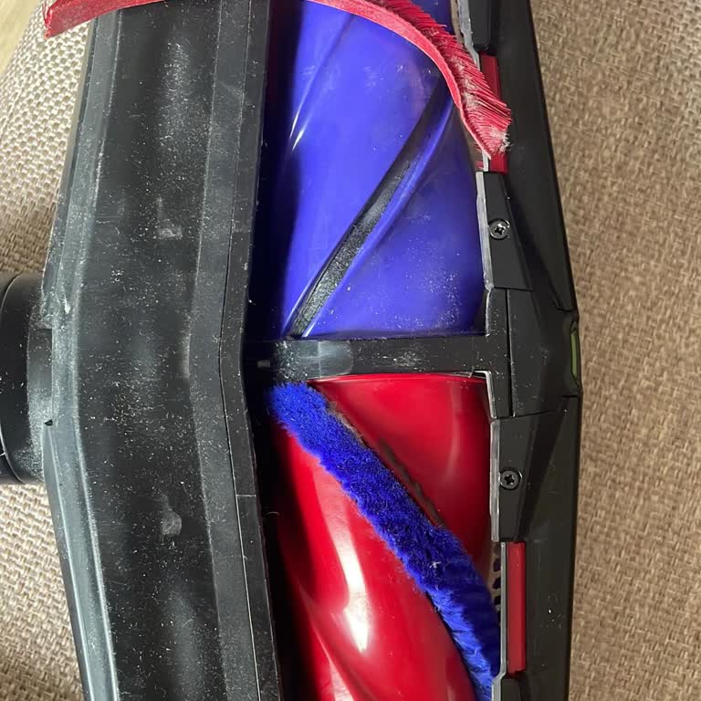 Dyson V16 Süpürge'de Çekim Sorunu Ve Parça Çıkması Kalite Güvensizliğine Yol Açtı