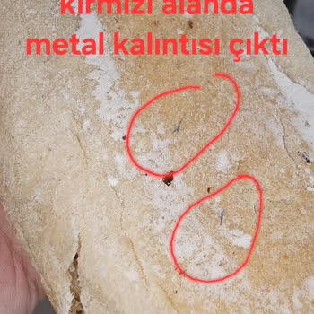 BİM Sandviç Ekmeğinde Metal Parçaları, Sağlık Riski Ve Cevap Yok