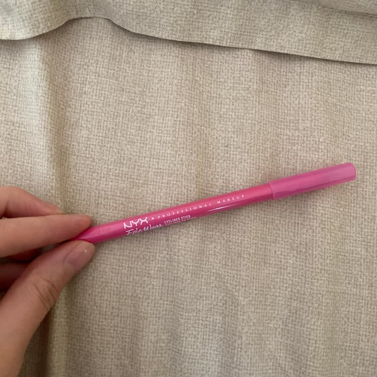 Watsons Yanıltıcı Kampanyasında Tam Boy Nyx Ürün Vaat Edildi, Ancak Ucuz Göz Kalemi Gönderildi