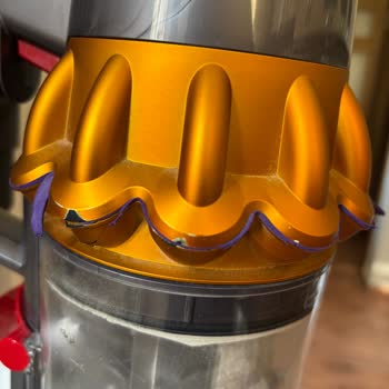 Dyson Süpürge Siklon Parçası Sürekli Yerinden Çıkıyor, Garanti Kapsamında Değişim Talebi