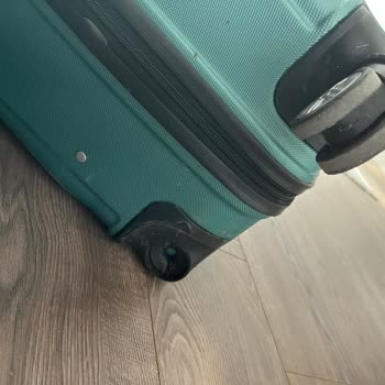 Pegasus Uçuşunda Valizim Kırıldı Ve Tekerleği Çıktı
