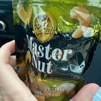 Kavrulmuş Tuzlu Kaju Fıstığında Taş Benzeri Sert Cisim
