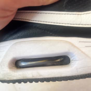 Nike Air Max Ayakkabıda Patlayan Sensör Ve Sorumluluk Reddi