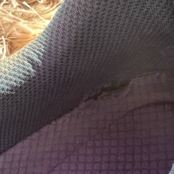 Skechers Ayakkabısının İç Tabanı 5 Ayda Yırtıldı, Mağaza Ve Müşteri Hizmetleri Çözüm Sunmadı