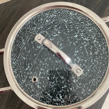Kullanılmamış Tencere Kapağı Çatladı, Mağaza Personeli Saygısız Davrandı