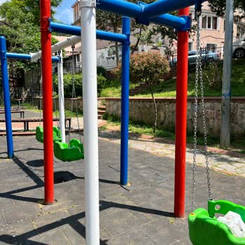 Keçecipiri Parkı Zemini Tehlikeli Ve Bakım Eksikliği