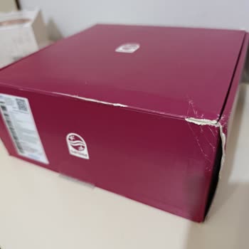 Şeffaf Paketle Gelen Kırık Ve Kullanılmış Philips Lumea Cihazı