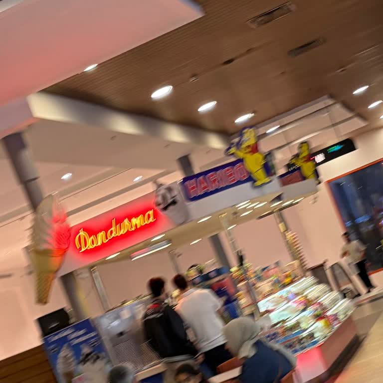 Haribo Stantında Personelin Kaba Üslubu Ve Çocuklara Yönelik Saygısız Tavır