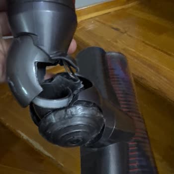 Dyson V11 Motor Başlığı Normal Kullanımda Kırıldı Ve Ücretli Değişim Talebi Reddi