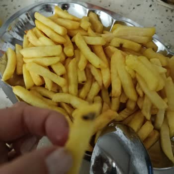 Böcekli Dondurulmuş Patates Ürünüyle Sağlık Ve Hijyen Endişesi