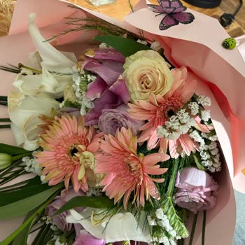 Rose Art Çiçek & Çikolata & Organizasyon Solmuş Çiçek Kabul Etmiyoruz