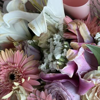 Rose Art Çiçek & Çikolata & Organizasyon Solmuş Çiçek Kabul Etmiyoruz