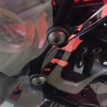 Ön Cam Bağlantısının Çatlaması Motosiklet Güvenliğini Tehdit Etti